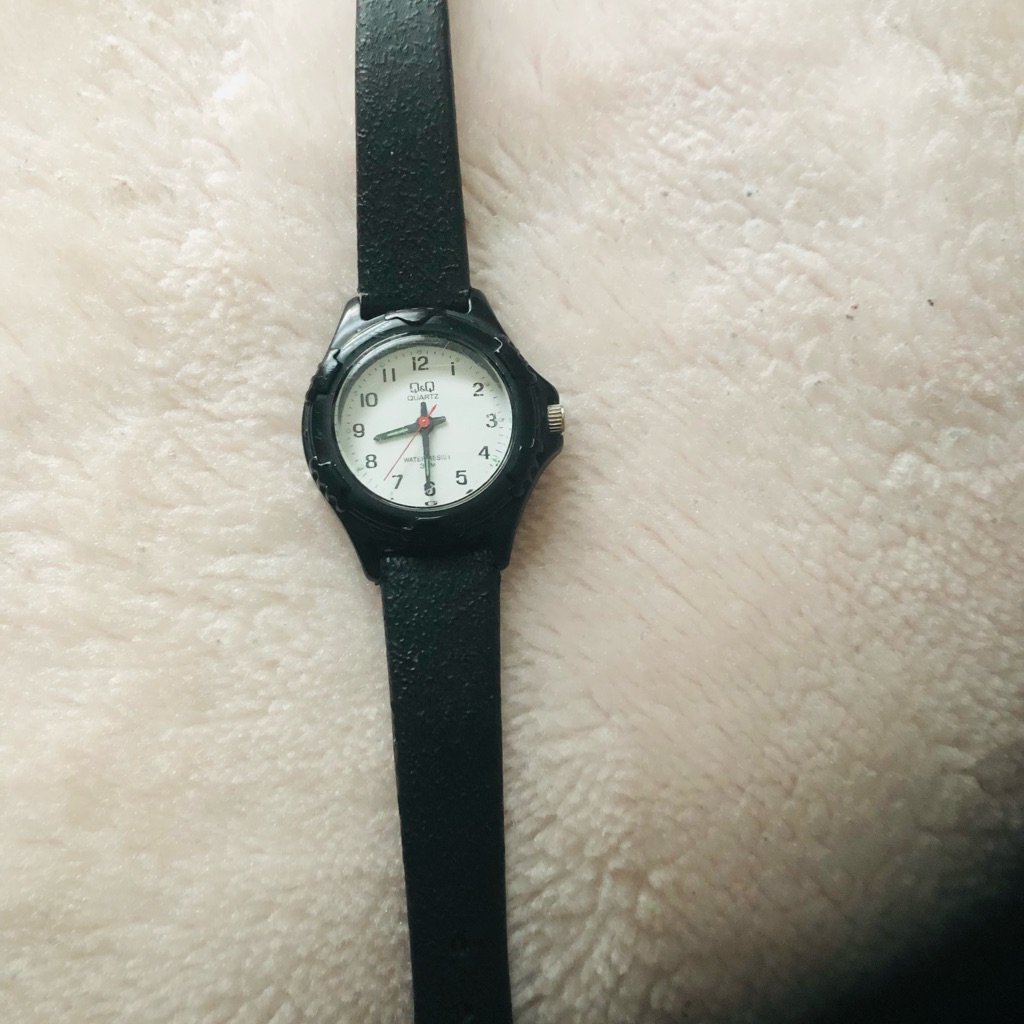 Black Analog Watch With Leather Strap Black Analog Watch With Leather Strap